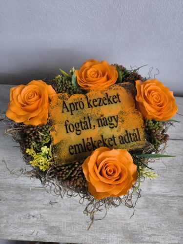 Apró kezeket fogtál óvónéni
