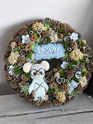 Tudor hazatért ajtódísz